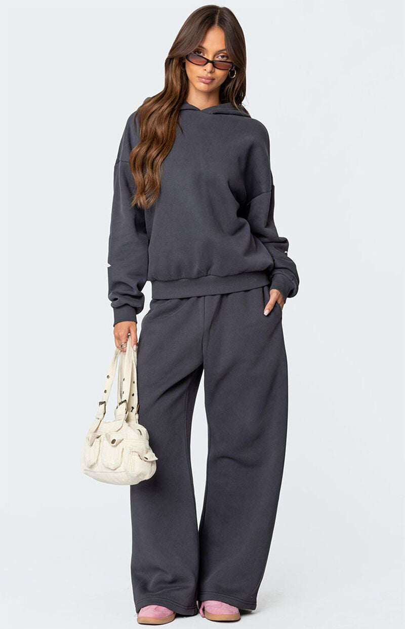 Deyora | Dames trainingspak – Hoodie & broek, minimalistische roze strik, casual lounge- en sportoutfit