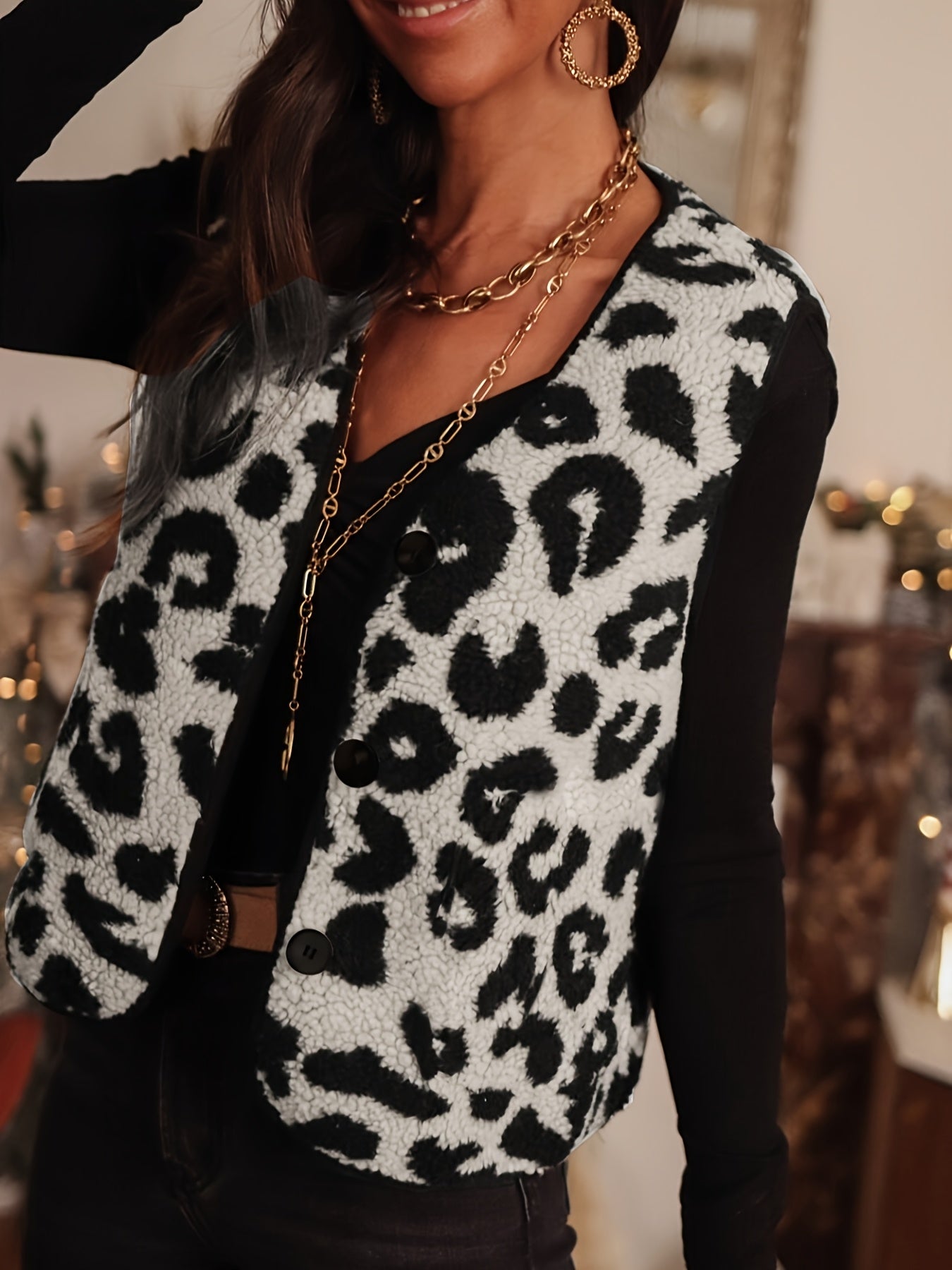 Orlaith | Damesvest met fluwelen luipaardprint en V-hals knoopsluiting mouwloos vest