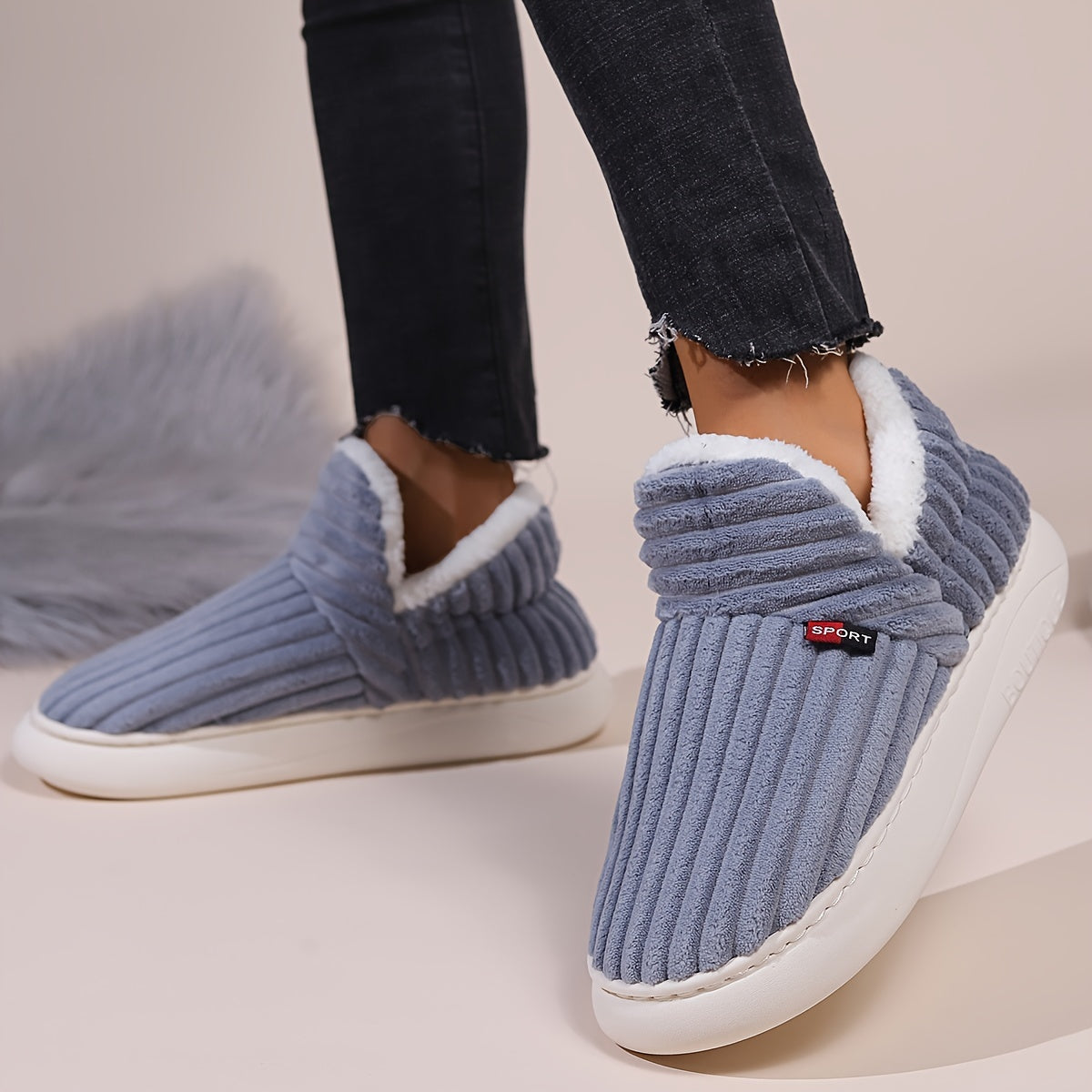 FuzzFeet | Pantoufles d'hiver douillettes et chaudes pour la maison, idéales pour l'intérieur