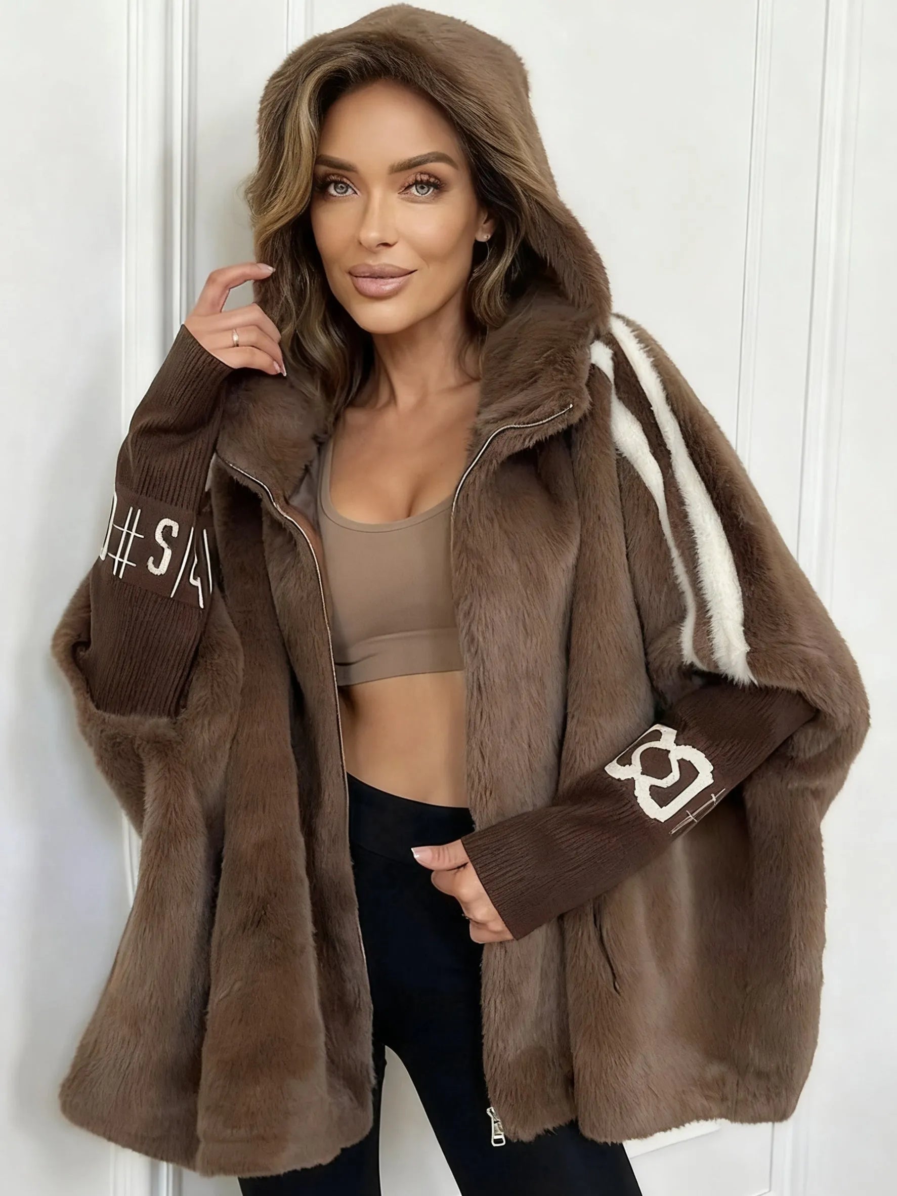 Selira | Oversized jas met capuchon van imitatiebont en gebreide mouwen – Winterjas, warme en zachte