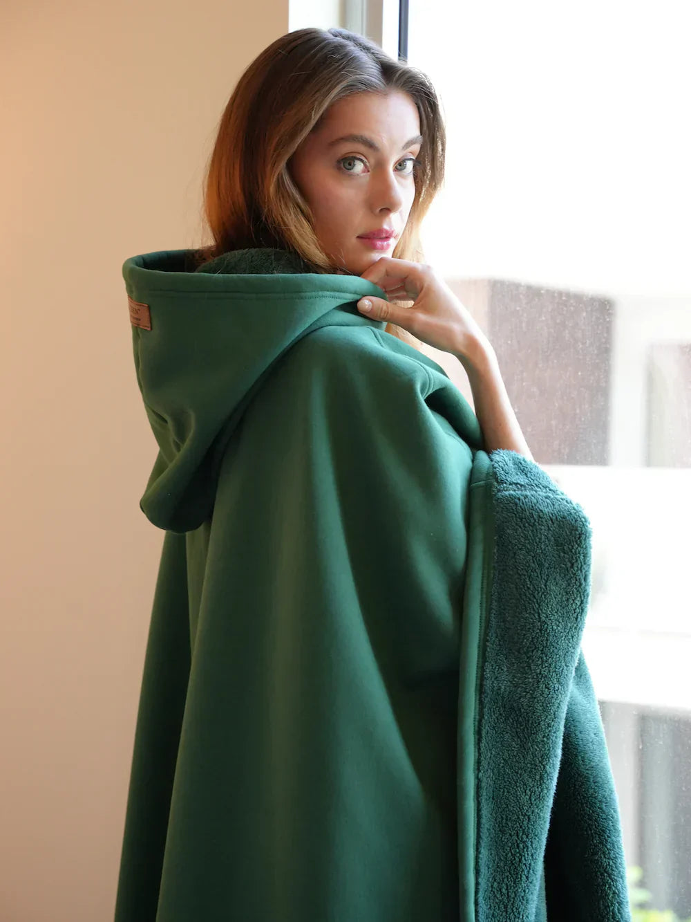 Kallia | Oversized-Hoodie-Decke für Damen – ultraweiches, seidiges Futter, warmer, kuscheliger Lounge-Hoodie