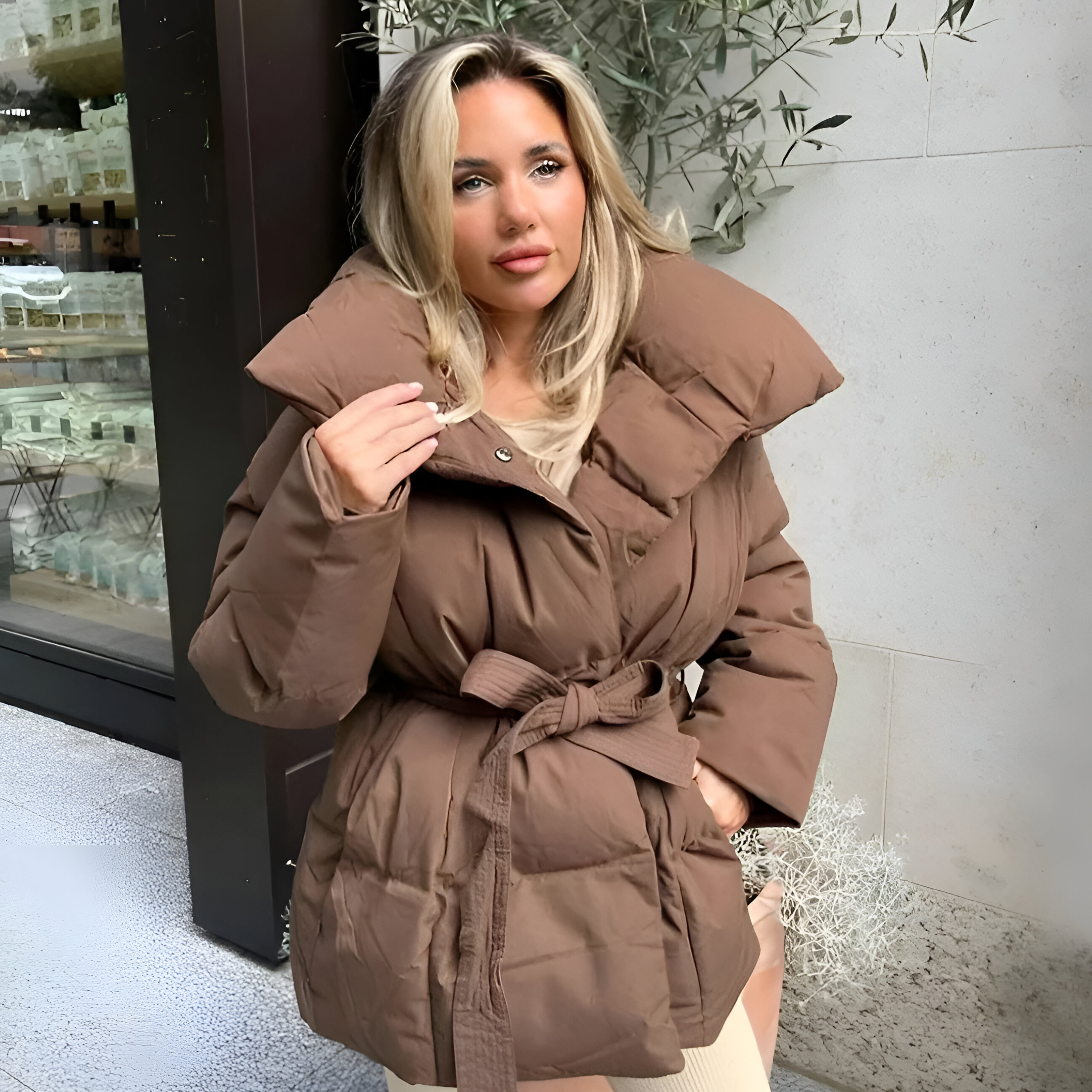 Madelief | Chique pufferjas met strikceintuur, pofmouwen, moderne pasvorm, comfortabele jas