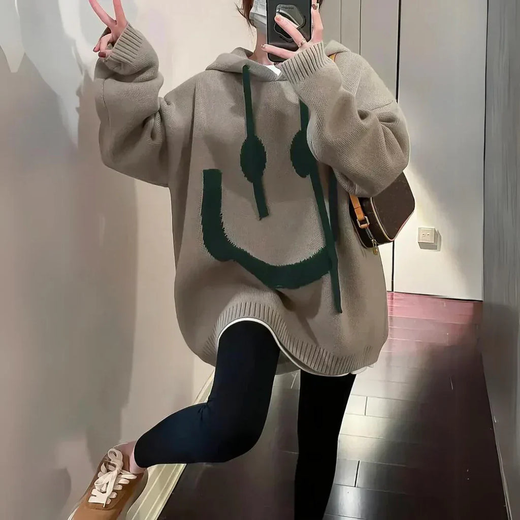 Aaliyah | Pull long moderne à motif smiley pour femme - Maille douce et décontractée, idéal pour l'hiver et l'automne