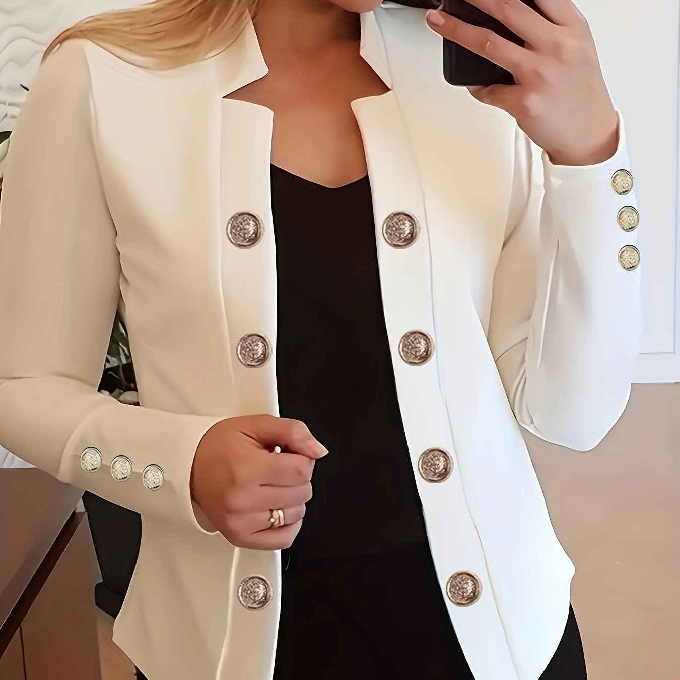 Enidra | Casual polyester jas voor dames – Manchetknopen en elegante knoopaccenten