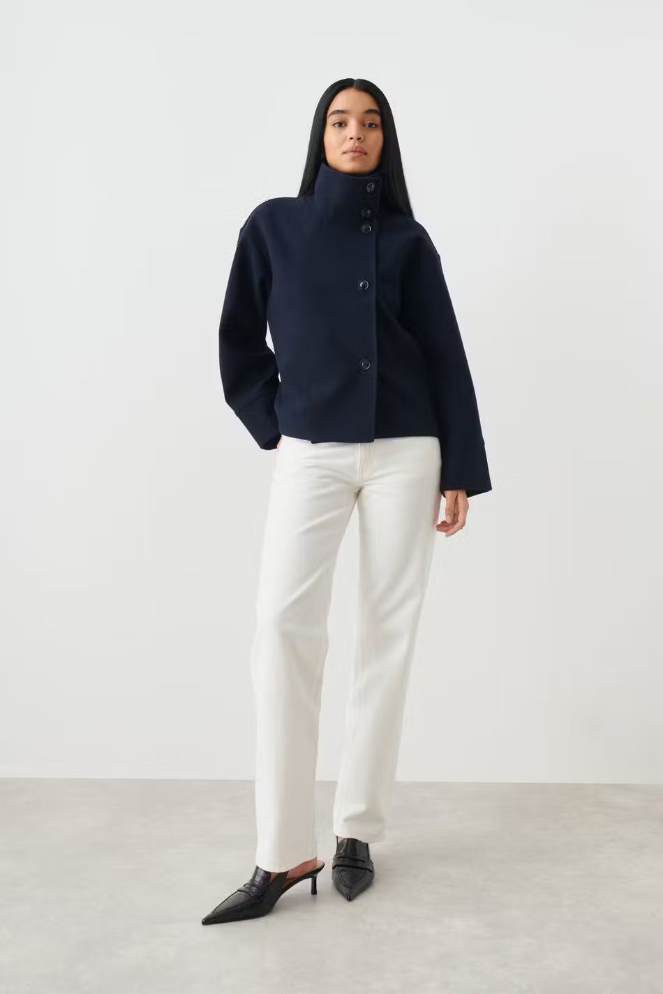 Jubria | Korte damesjas – Modieuze jas met hoge kraag en knopen, casual en elegant