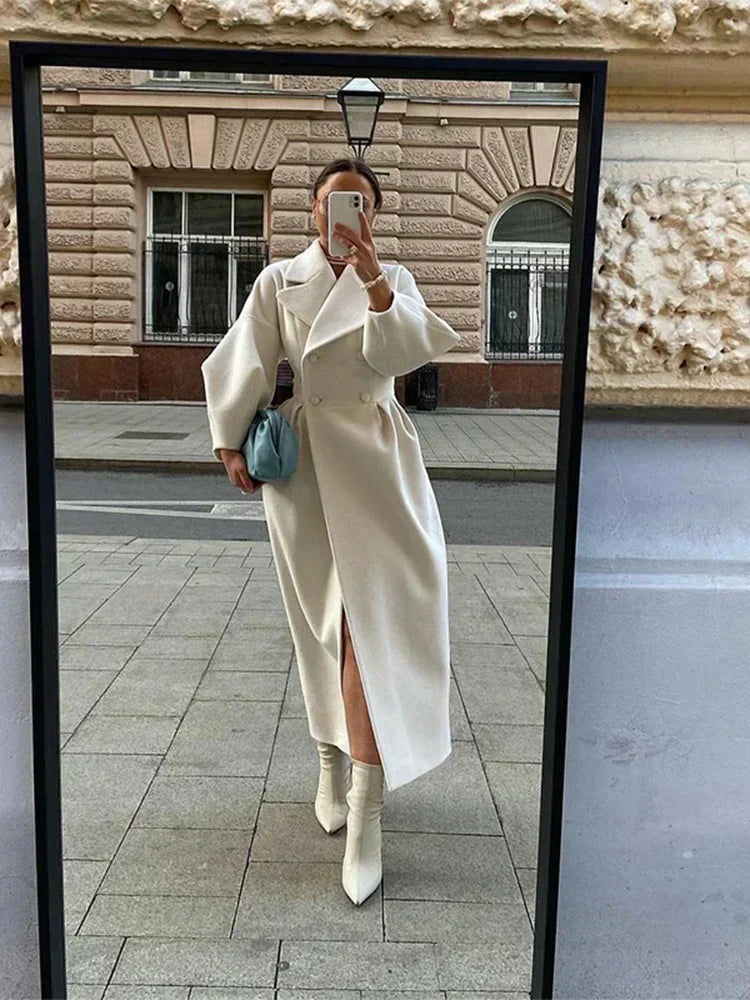 Kensyl | Elegante damesjas met dubbele knoopsluiting – Winterjas in jurkstijl