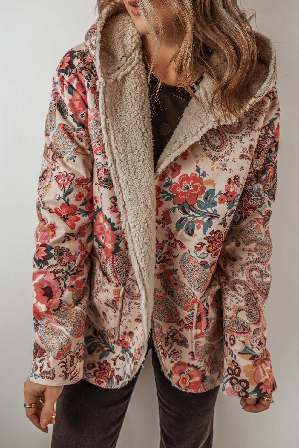 Isabetta | Vrouwen vintage paisley bloemen sherpa gevoerde capuchonjas, zachte en warme bovenkleding