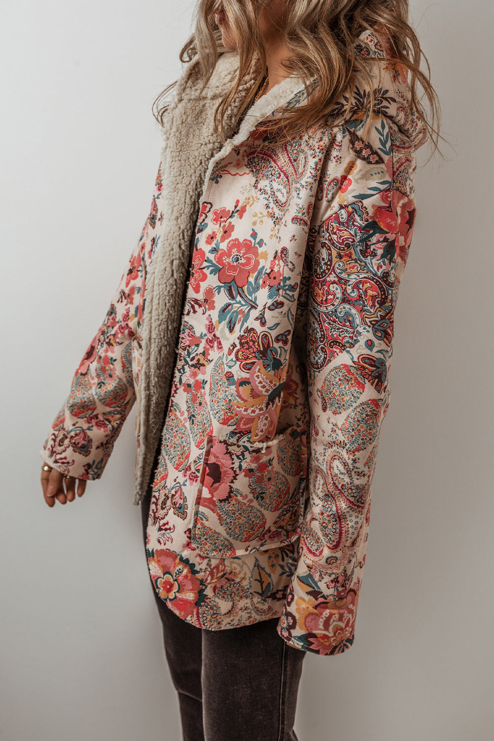 Isabetta | Vrouwen vintage paisley bloemen sherpa gevoerde capuchonjas, zachte en warme bovenkleding