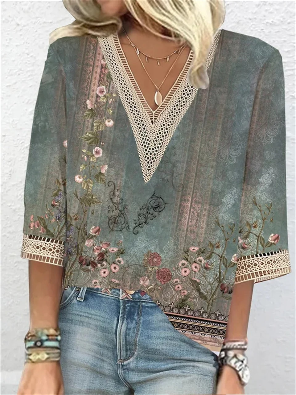 Cyrilla | Elegante blouse met print - Lichtgewicht damestop met V-hals en ¾ mouwen, stijlvol shirt