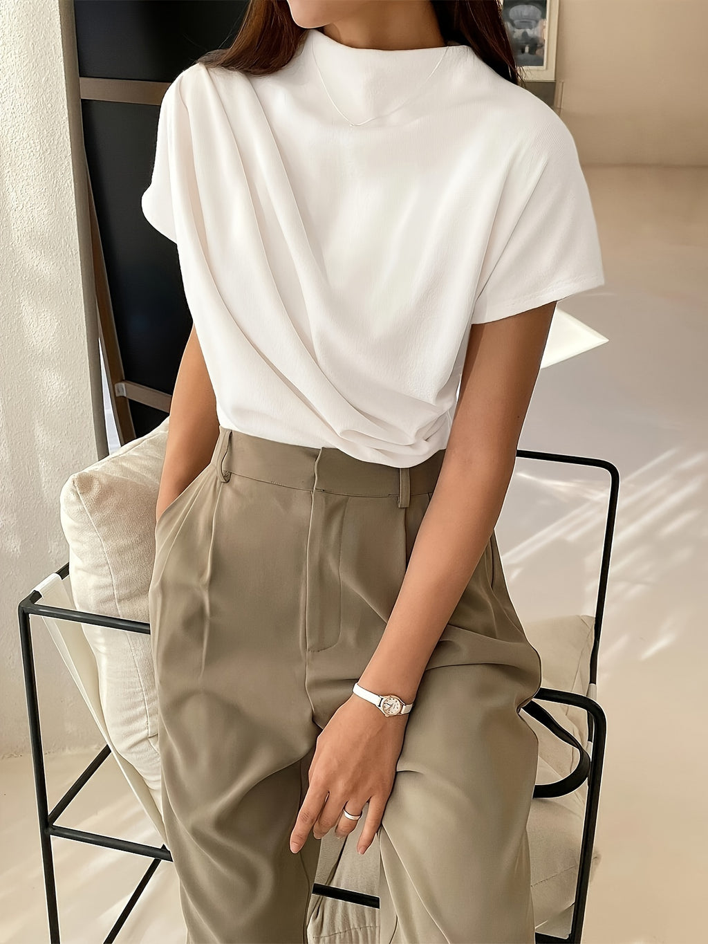 Elyndria | Women's Ruched Fitted Short Sleeve T-shirt - Casual & Elegant Top