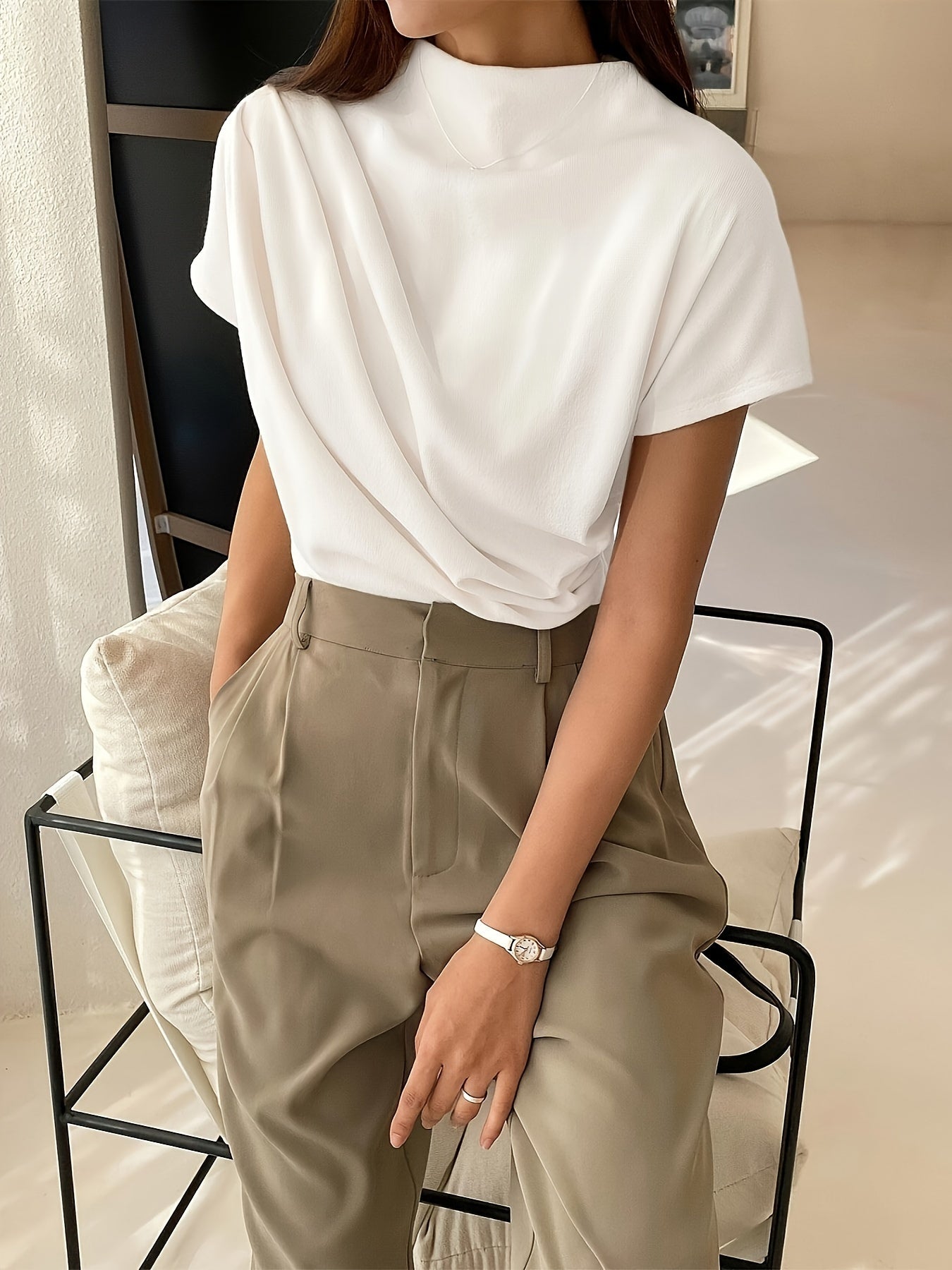 Elyndria | Women's Ruched Fitted Short Sleeve T-shirt - Casual & Elegant Top