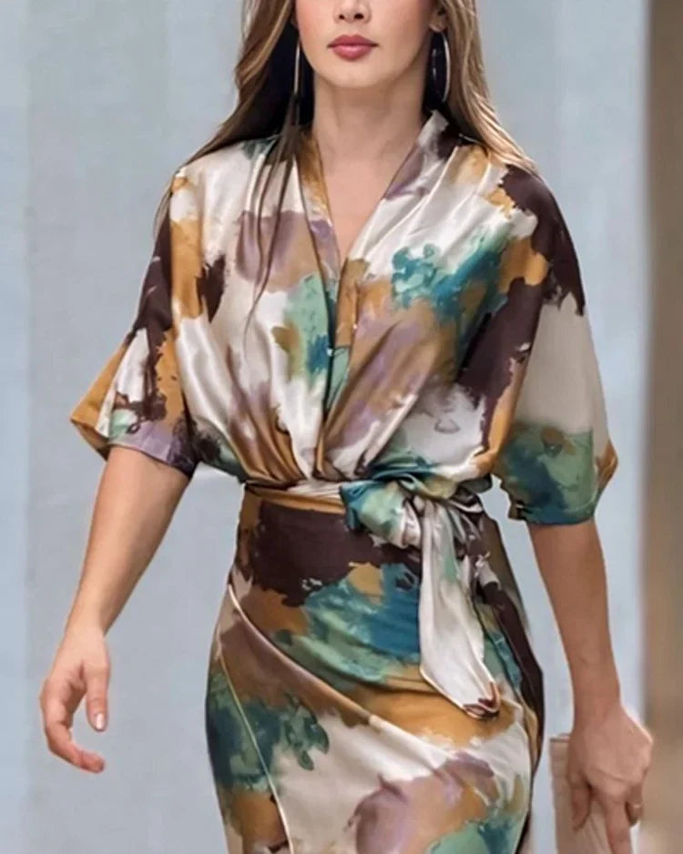 Olga | Satijnen Wikkeljurk met Tie Dye print
