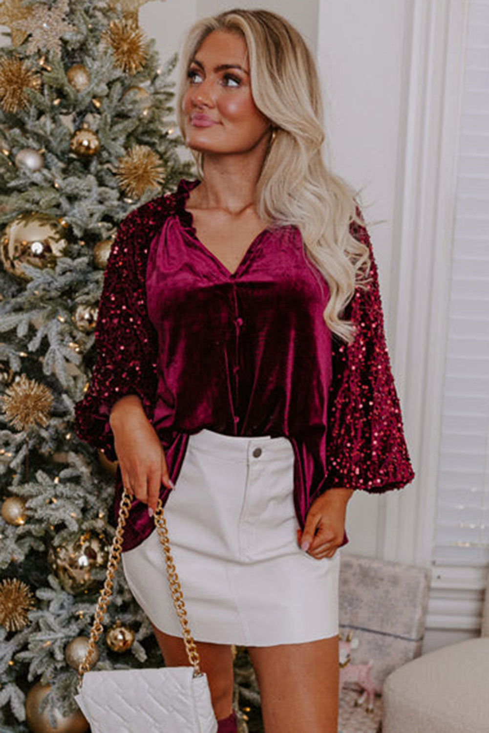 Amaris | Stijlvolle fluwelen dames-top met knoopsluiting en patchwork mouwen - feestelijke avondkleding