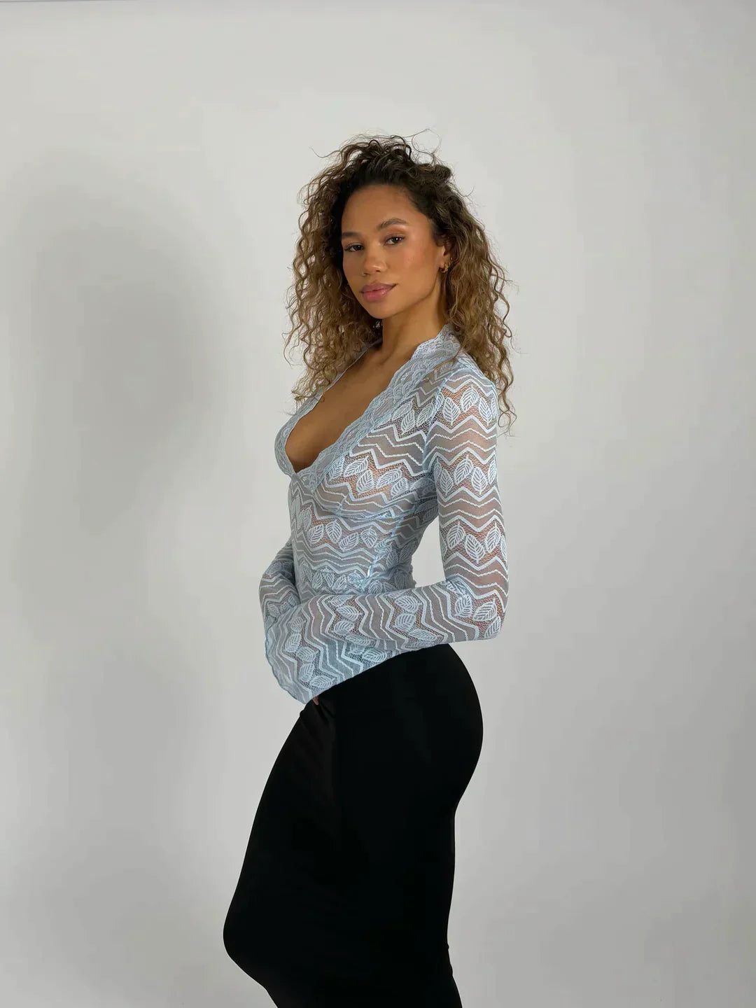 Galatea | Elegante top met lange mouwen van mesh en kant voor vrouwen - Stijlvol en vrouwelijk