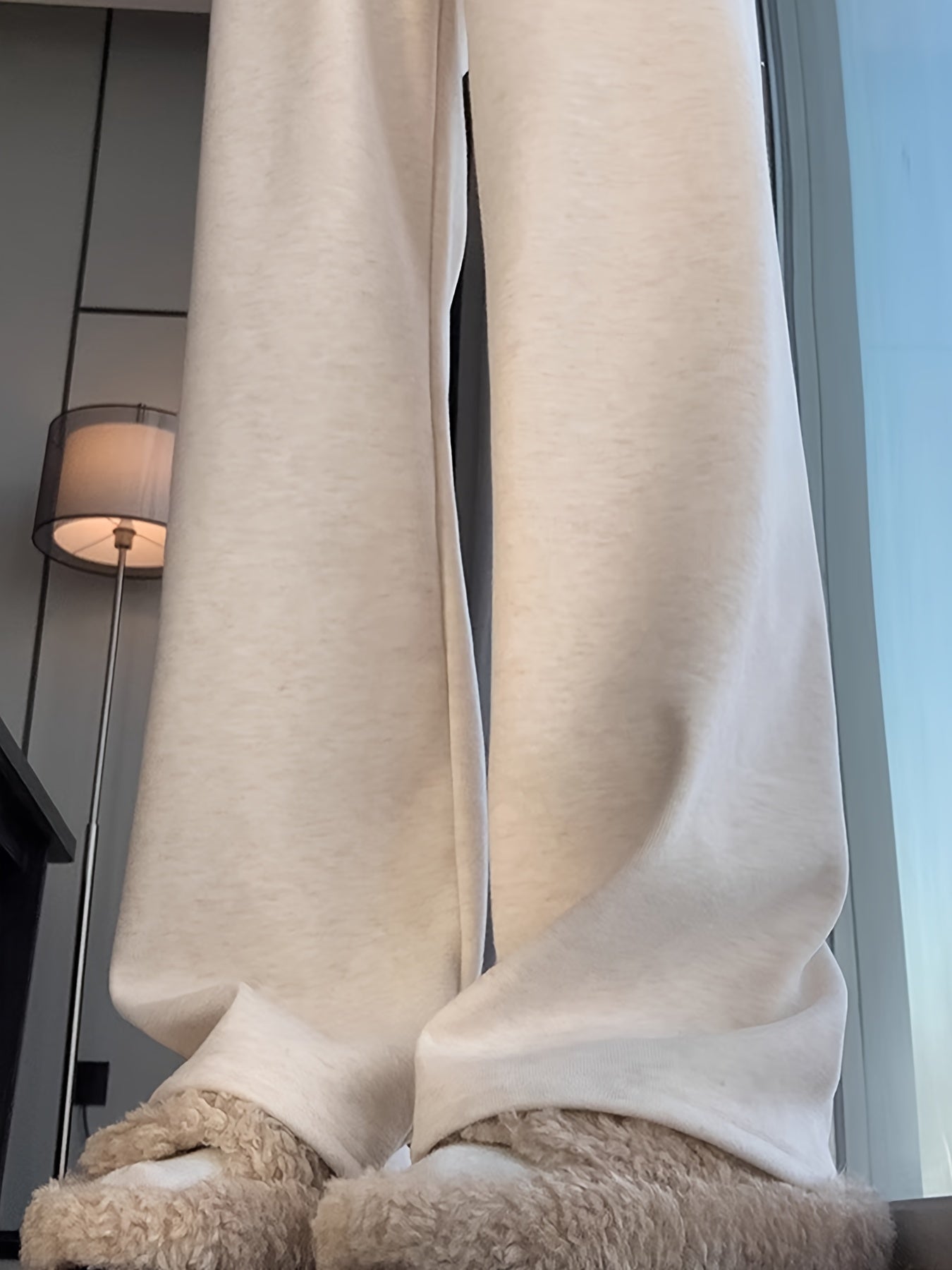 Meira | Knusse, met fleece gevoerde broek met wijde pijpen en hoge taille - Afslankende koordsluiting