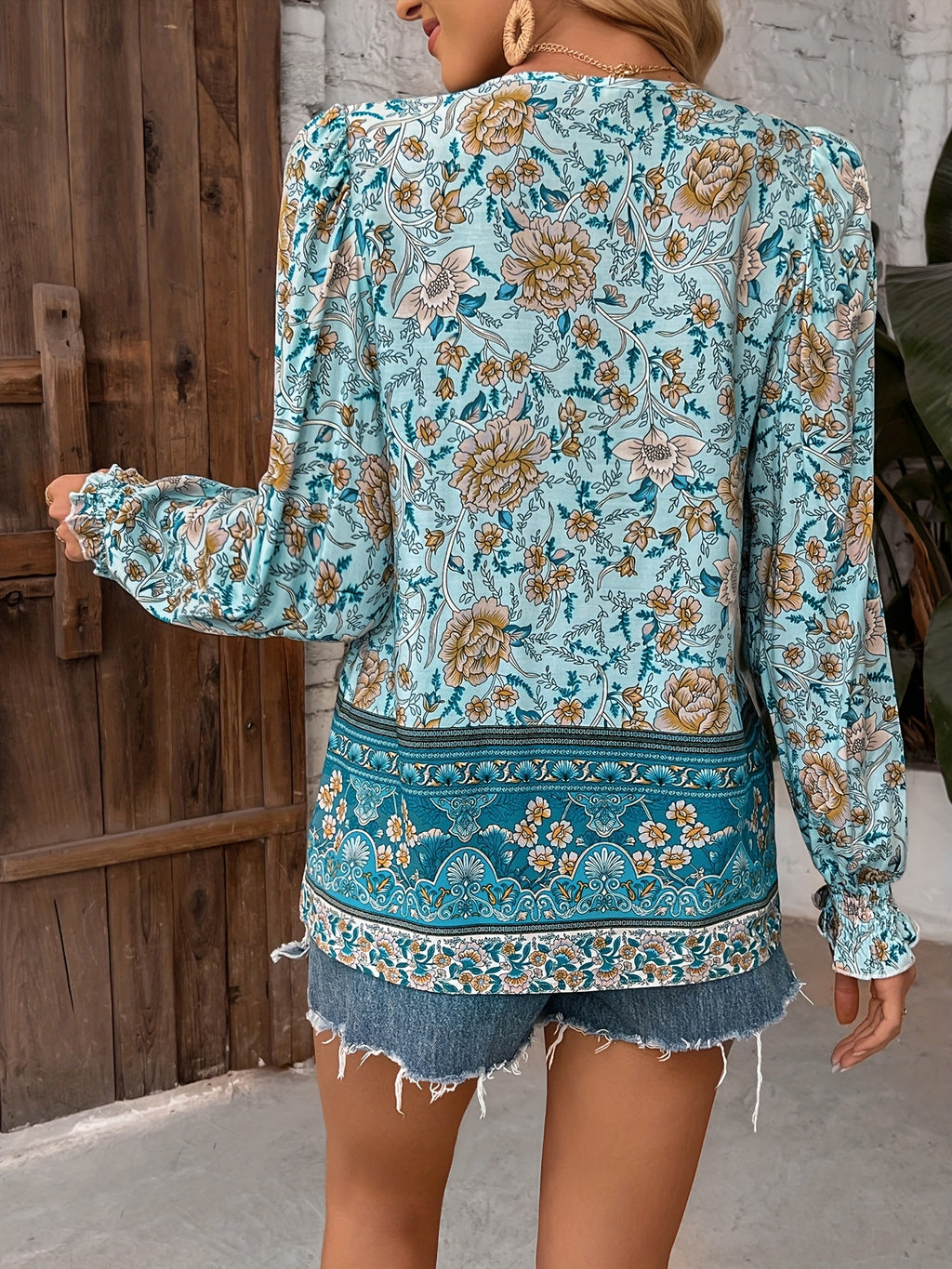 Valina | Women's viscose shirt with V-neck and tie, long sleeves with pleated floral print