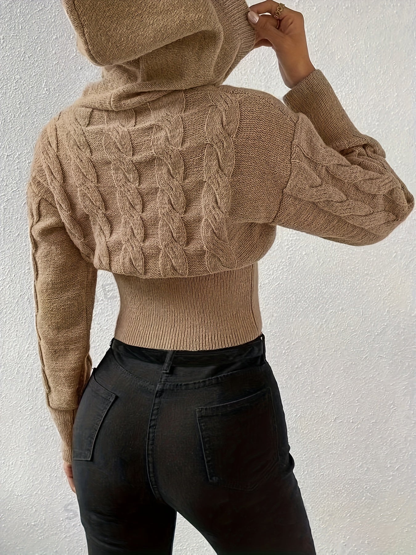 Willa | Trui met capuchon en gebreide kabel - Slim Fit, stijlvolle trui met lange mouwen