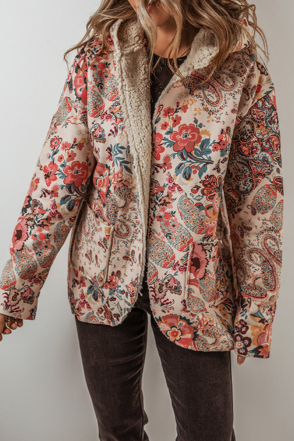 Isabetta | Vrouwen vintage paisley bloemen sherpa gevoerde capuchonjas, zachte en warme bovenkleding
