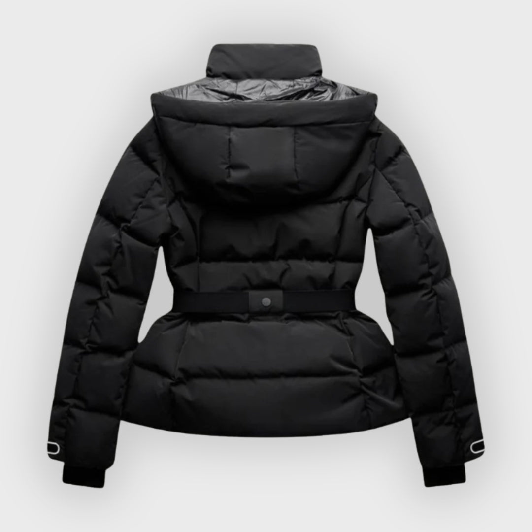 Evelisse | Geïsoleerde skijack voor dames – Zwarte winterjas met ceintuur