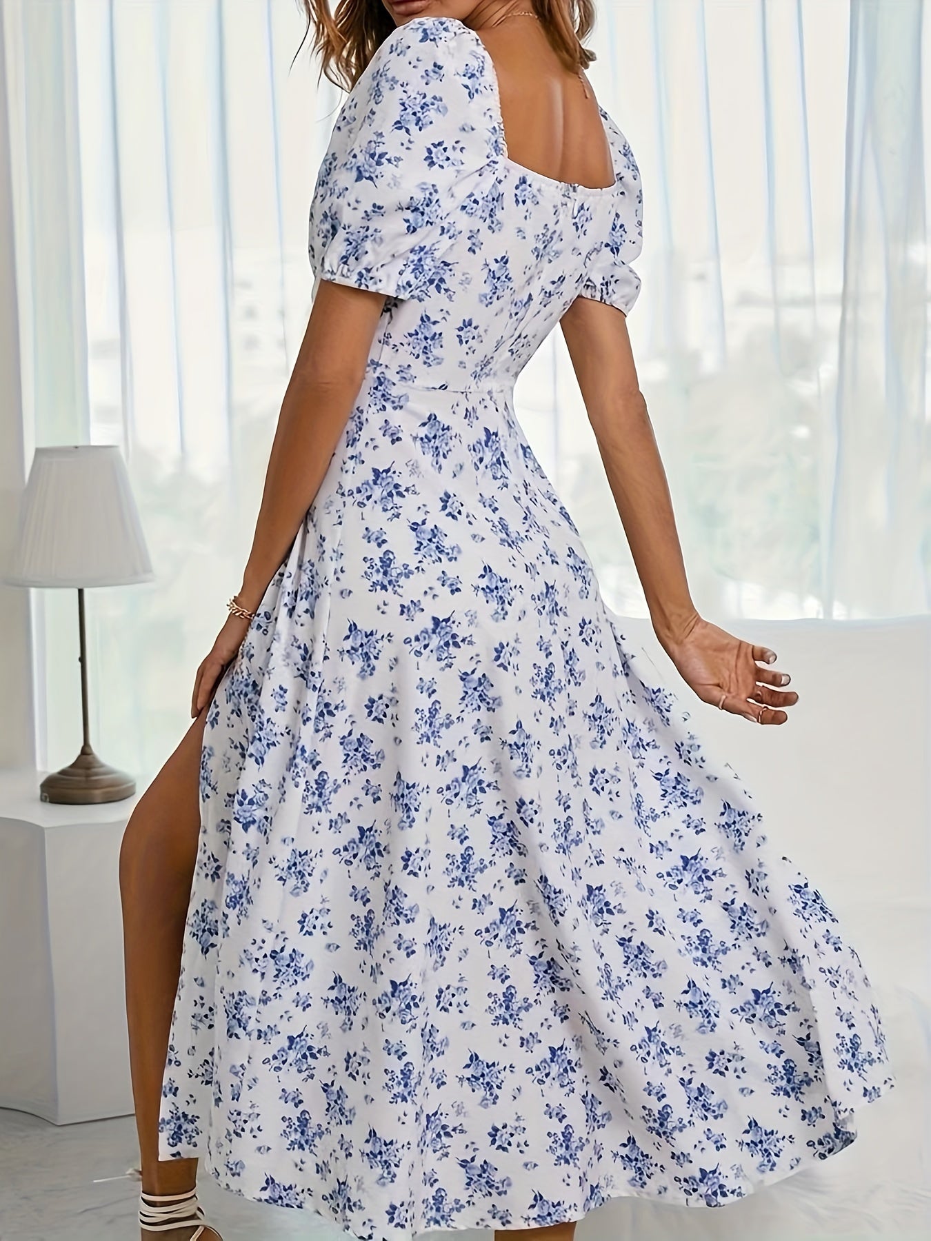 Jadzia | Gebloemde A-lijn jurk met pofmouwen - Chique gespleten zoom, elegante midi-jurk