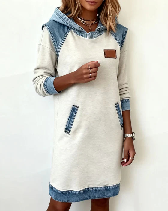 Mirana | Casual jurk met lange mouwen, denim capuchon en contrasterende stiksels – Comfortabele outfit