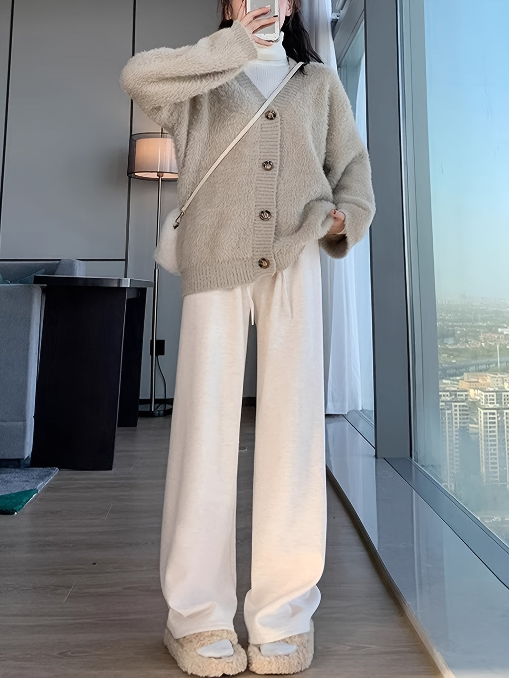 Meira | Knusse, met fleece gevoerde broek met wijde pijpen en hoge taille - Afslankende koordsluiting
