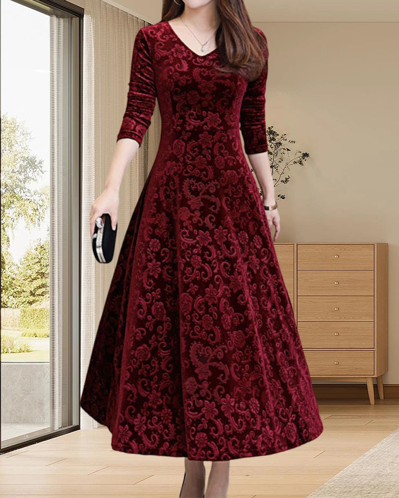 Elegant velvet dress with long sleeves