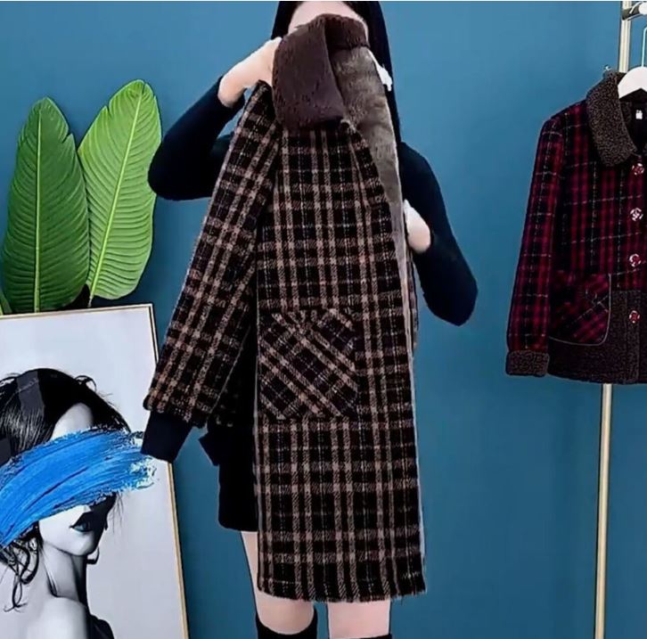 Kalia | Halflange geruite damesjas met pluche kraag - Stijlvolle winterkleding