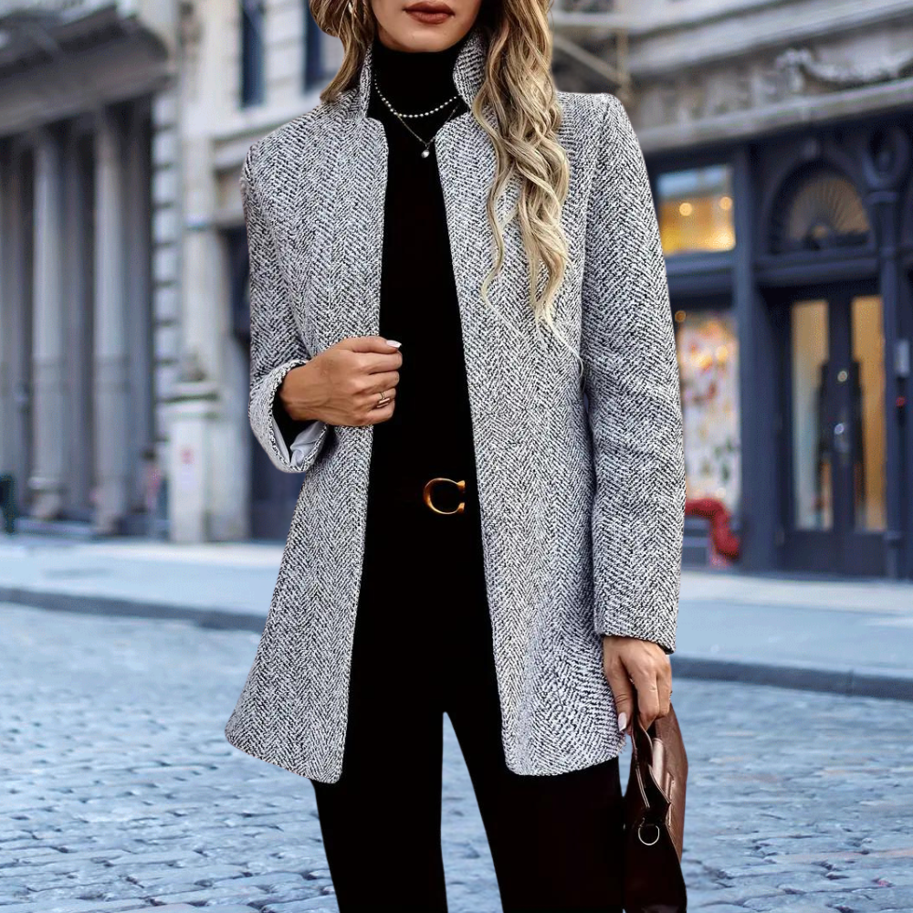 Branka | Elegante blazer met visgraatmotief en staande kraag - stijlvolle jas op maat voor werk en vrije tijd