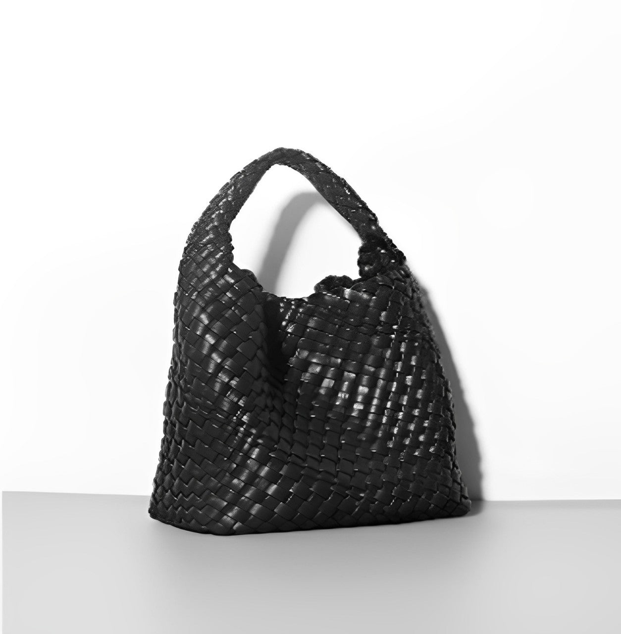 Luxora | Zachte leren bucket bag voor dames – Handgemaakte geweven luxe schoudertas