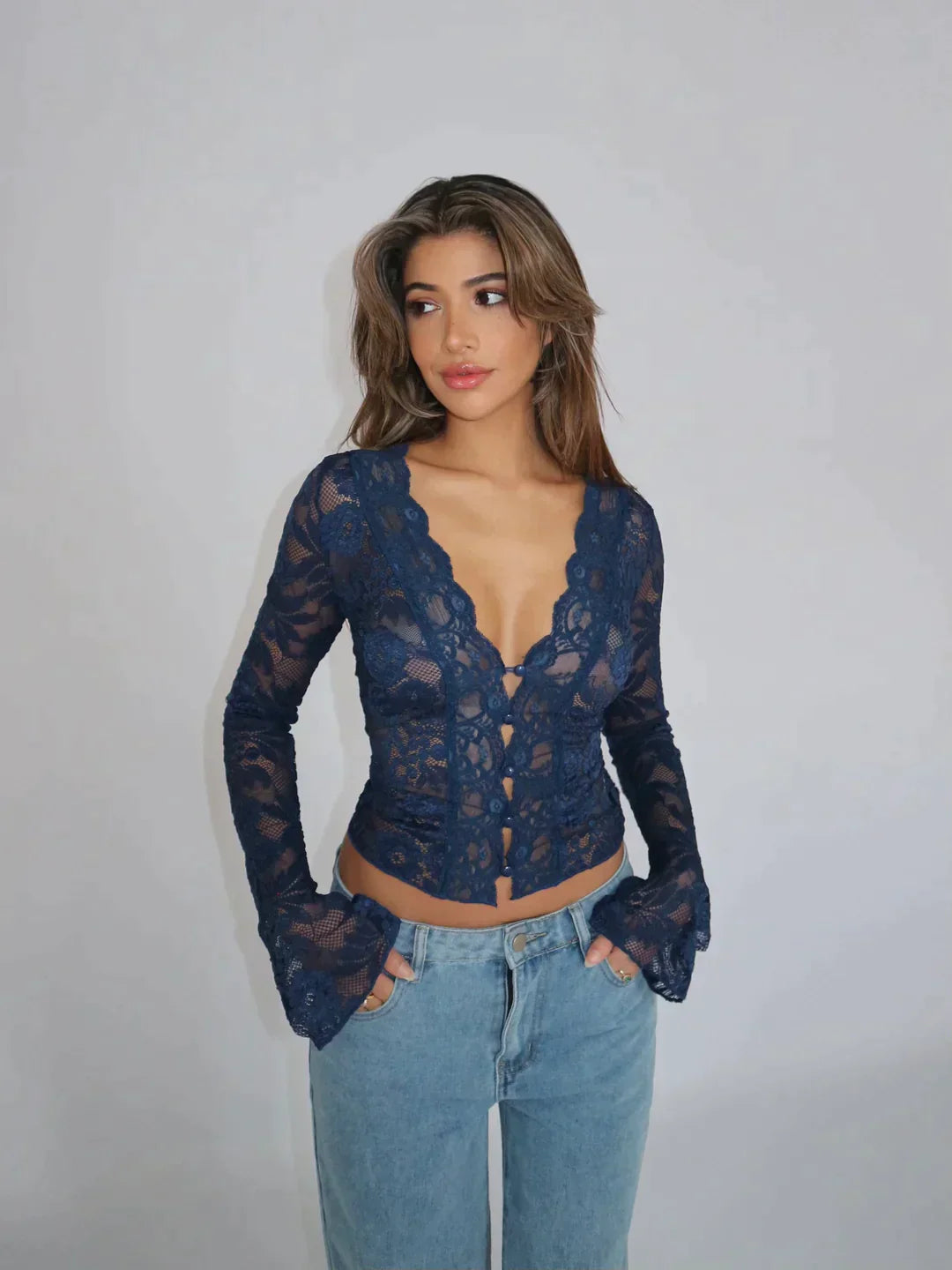 Galatea | Elegante top met lange mouwen van mesh en kant voor vrouwen - Stijlvol en vrouwelijk