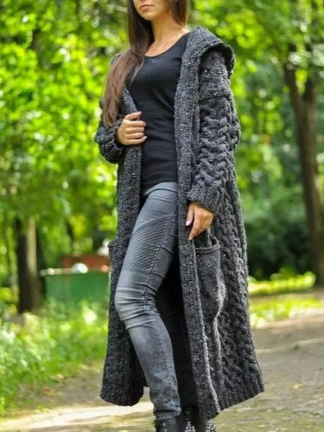 Avalina | Gebreide lange vest met capuchon voor dames – Warme maxi-lange wintertrui voor dames