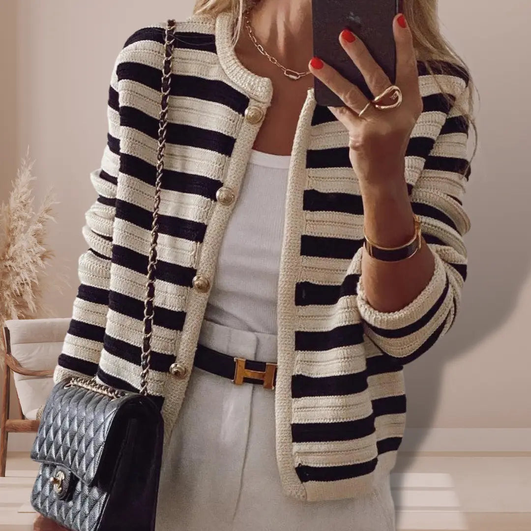Letty | Elegant gestreept damesvest - Knoopgebreide trui met gouden accenten, knus en stijlvol bovenkledingstuk