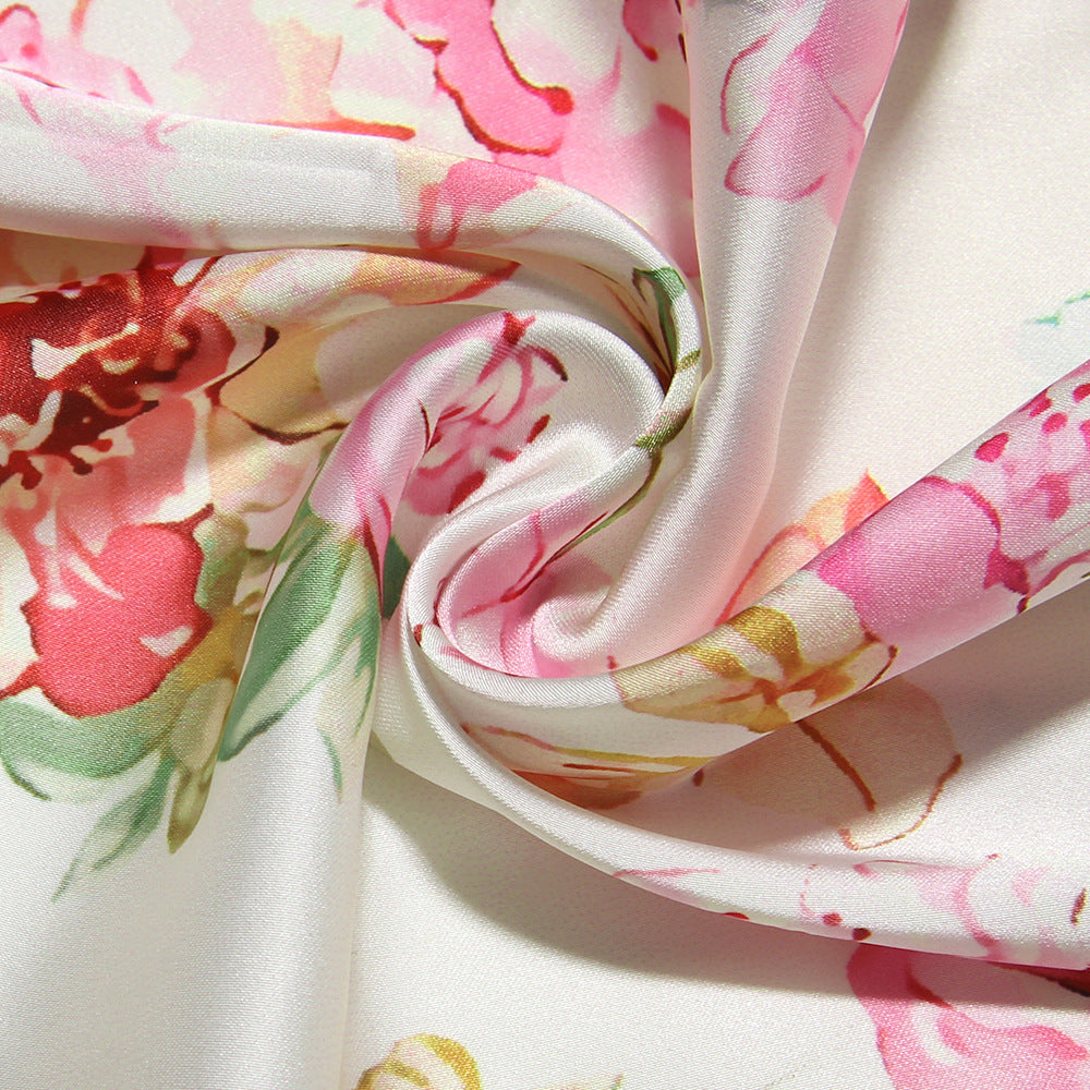 Lange satijnen jurk met bloemenprint
