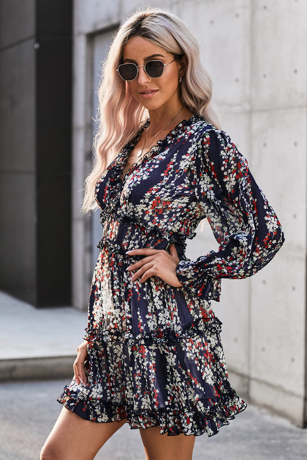 Paelina | Dames Jurk met Bloemenprint – Jurk met V-hals, Open Rug en Ruches voor Feestelijke Gelegenheden