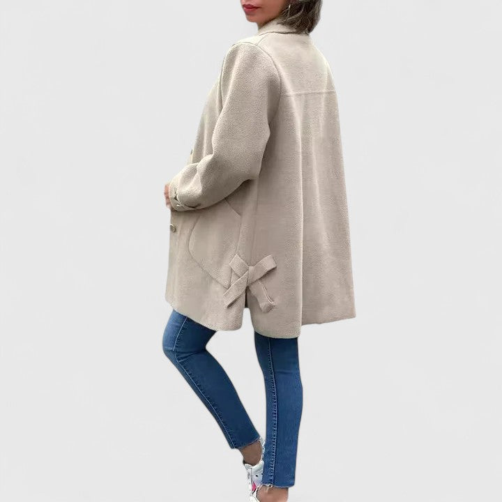 Gisara | Elegante lange damesjas – getailleerde pasvorm, klassieke revers, formele en zakelijke bovenkleding