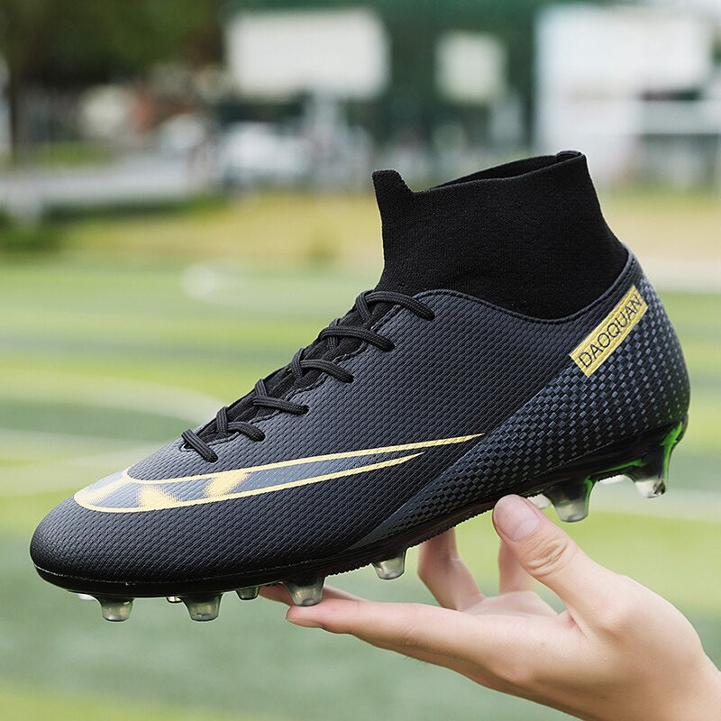 GripStrike | Heren Voetbalschoenen Hoge Enkel - Ademende Outdoor Voetbalschoenen, Antislip Turf Trainers