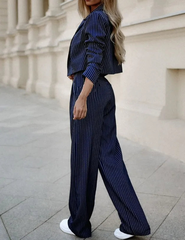 Vivina | Pinstripe wijde broek & cropped blazer set – Elegante outfit voor op kantoor en naar het werk
