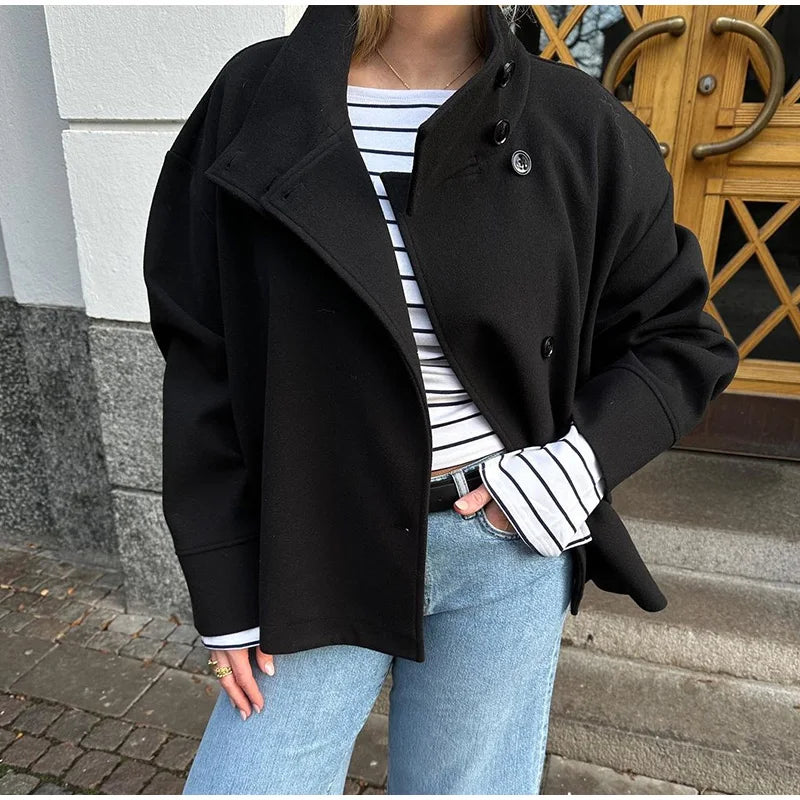 Jubria | Korte damesjas – Modieuze jas met hoge kraag en knopen, casual en elegant