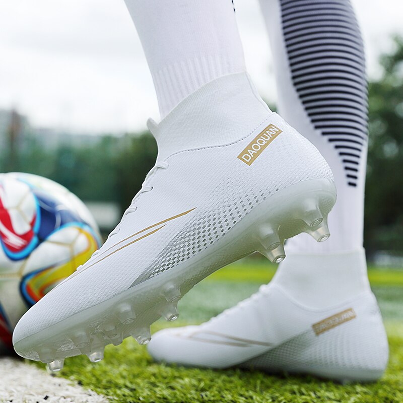 GripStrike | Heren Voetbalschoenen Hoge Enkel - Ademende Outdoor Voetbalschoenen, Antislip Turf Trainers