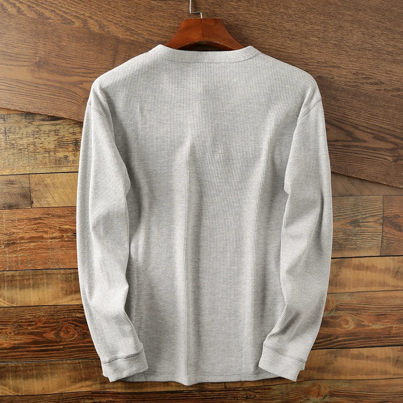Aleksander | T-shirt Henley à manches longues pour homme – maille gaufrée, mélange de coton de qualité supérieure