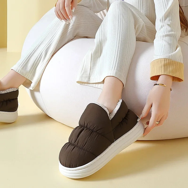 ComfiSlip | Waterdichte antislip pantoffels met pluche voering - Gezellig en comfortabel winterschoeisel
