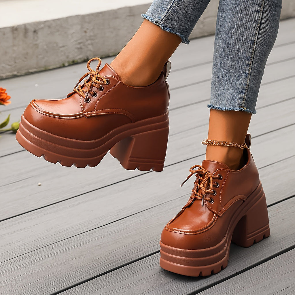 Plaforma | Retro platform oxfords voor dames – stoere veterschoenen, hakken in vintage stijl
