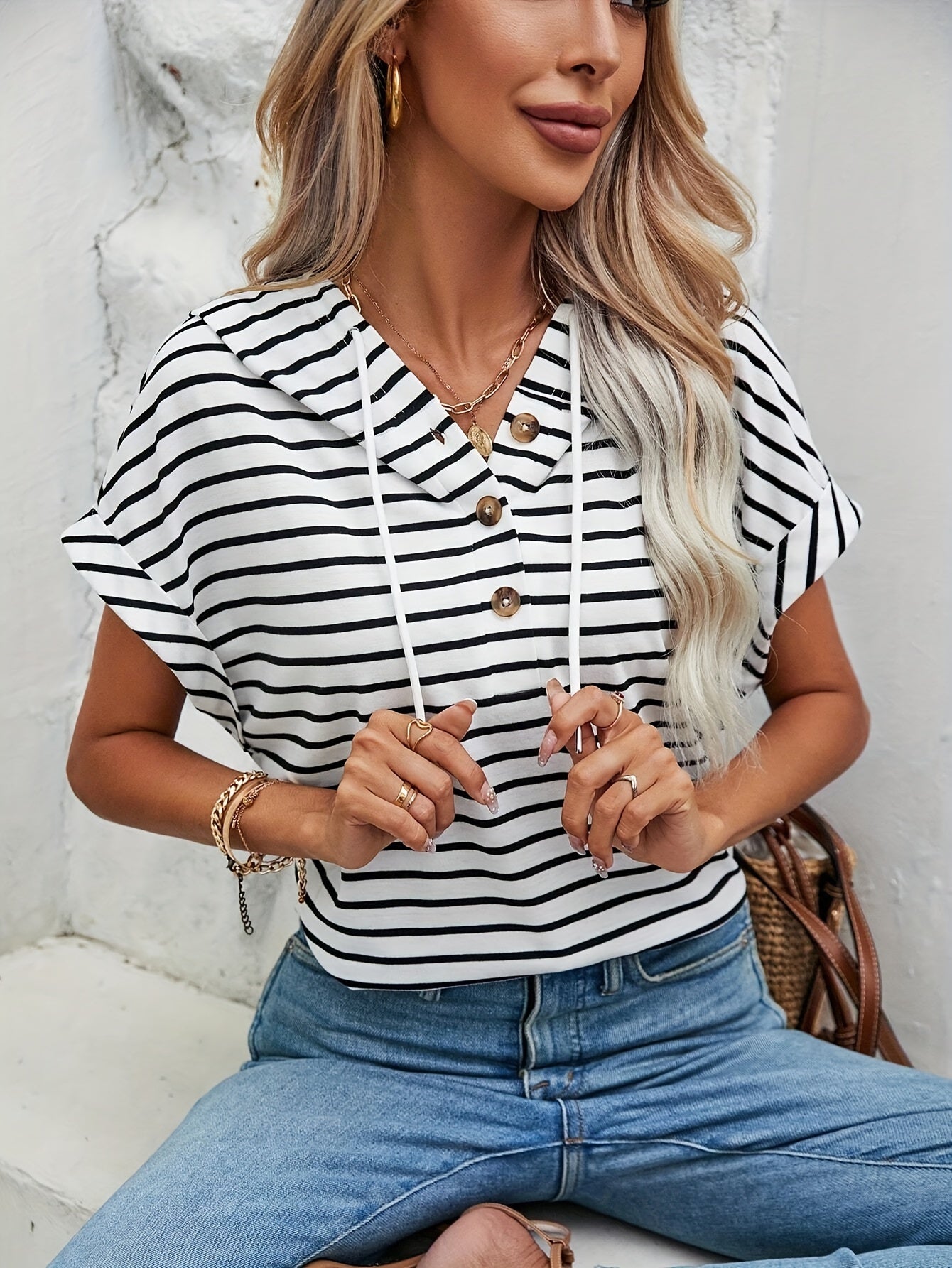 Isolara | Gestreepte Korte Mouw Hoodie met Knoopsluiting - Casual Batwing Mouw