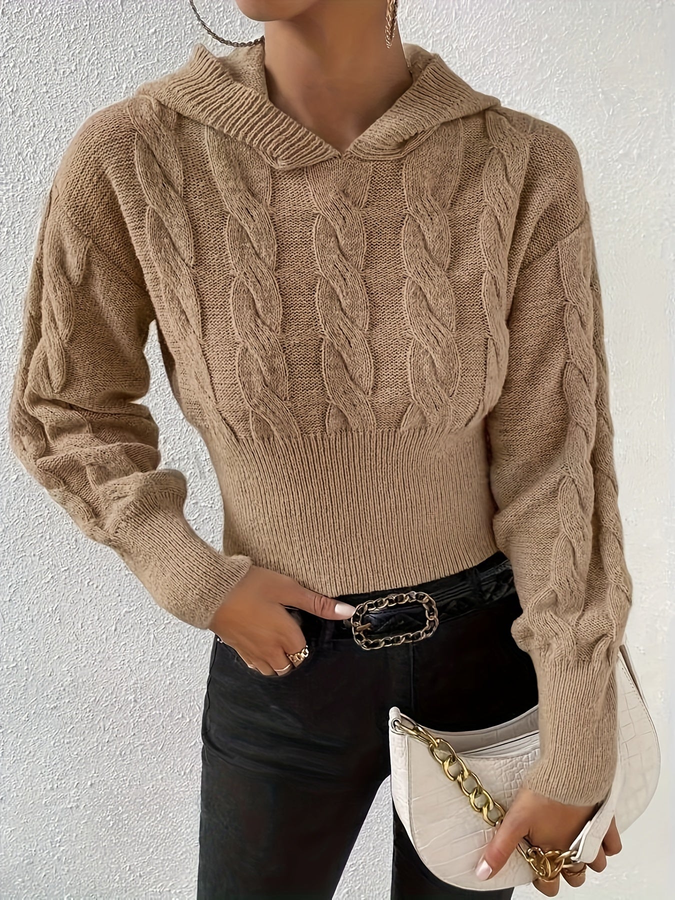 Willa | Trui met capuchon en gebreide kabel - Slim Fit, stijlvolle trui met lange mouwen