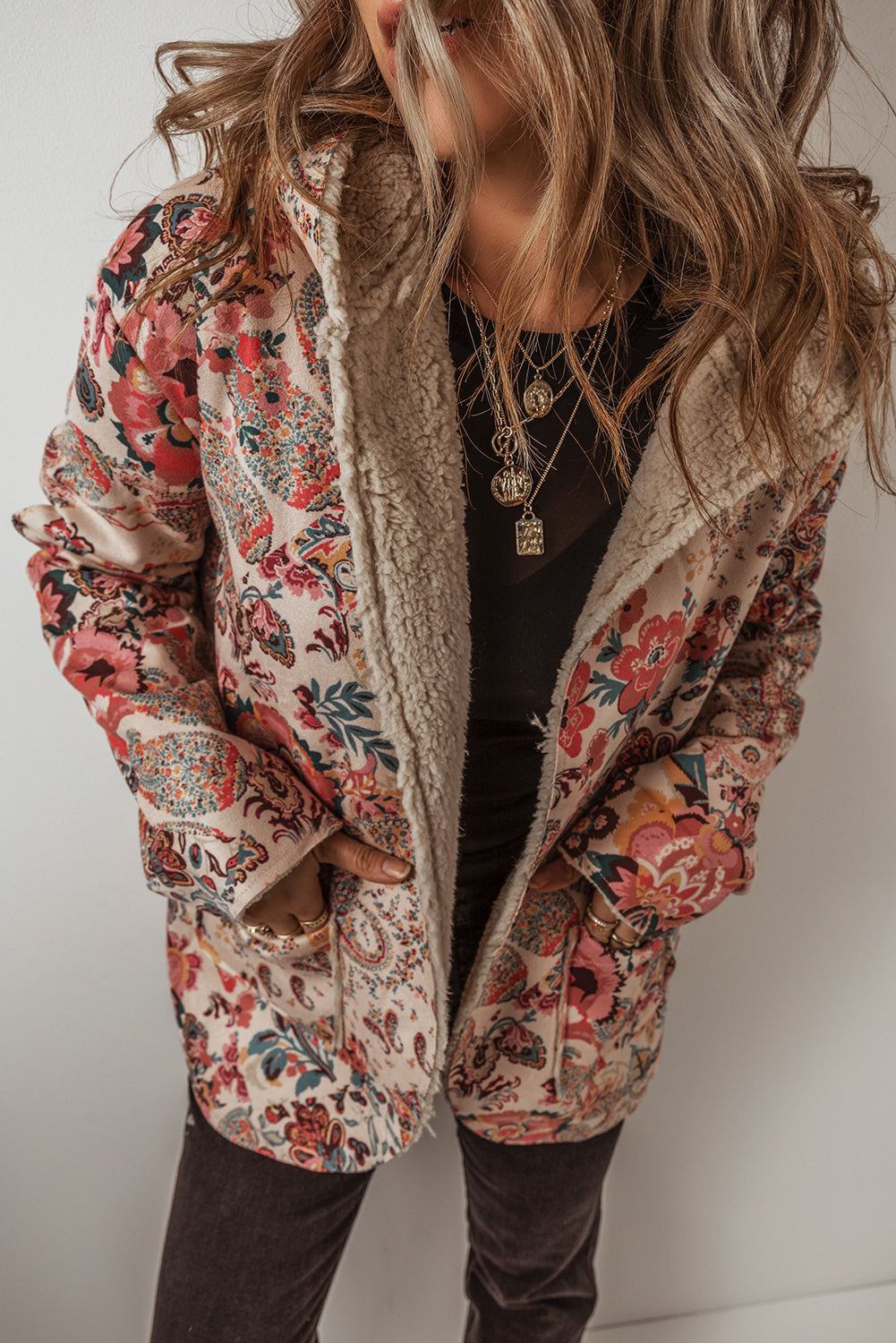 Isabetta | Vrouwen vintage paisley bloemen sherpa gevoerde capuchonjas, zachte en warme bovenkleding