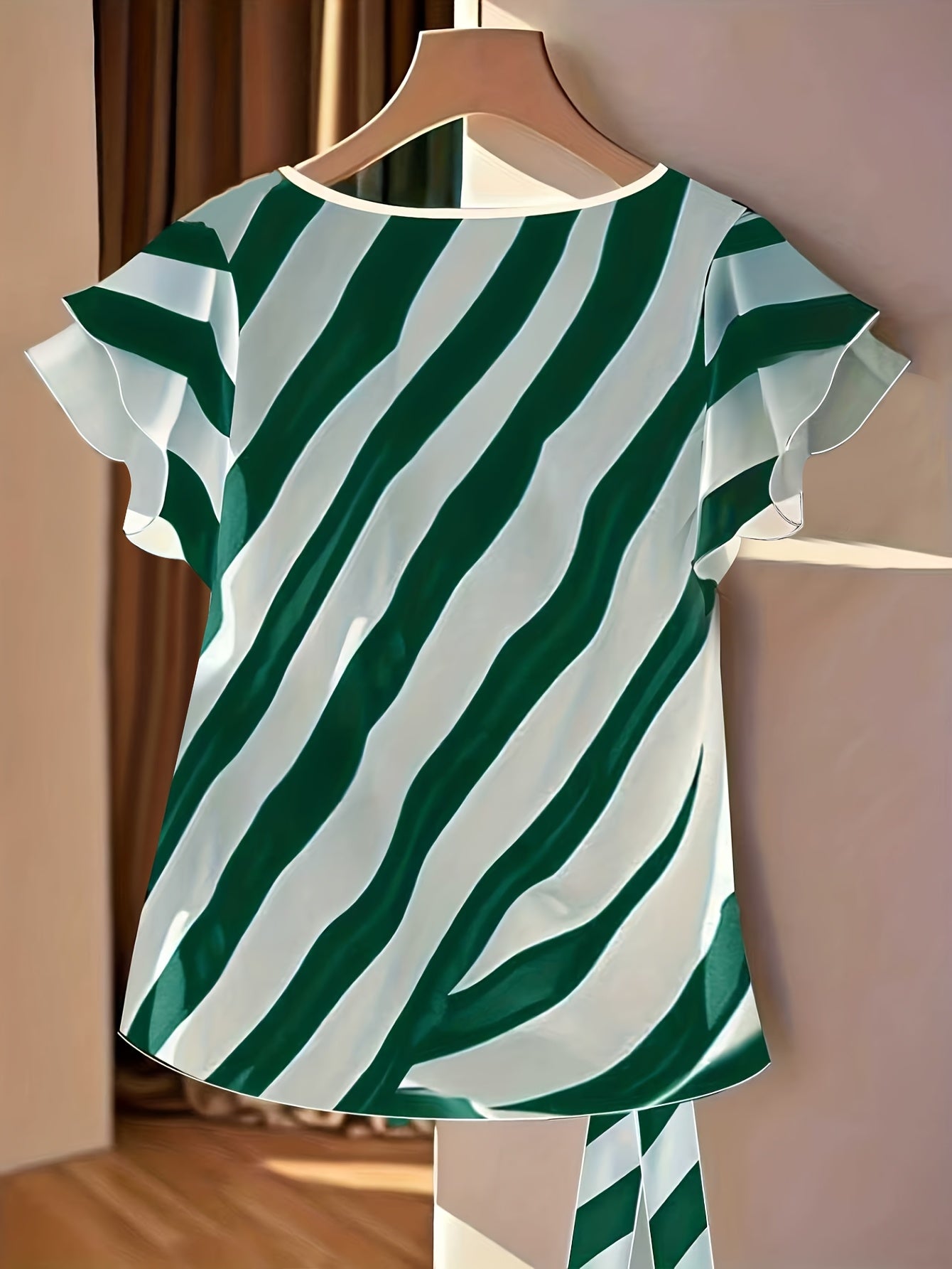 Kelyn | Casual zomertop voor dames – Gestreepte blouse met V-hals en strik in de taille