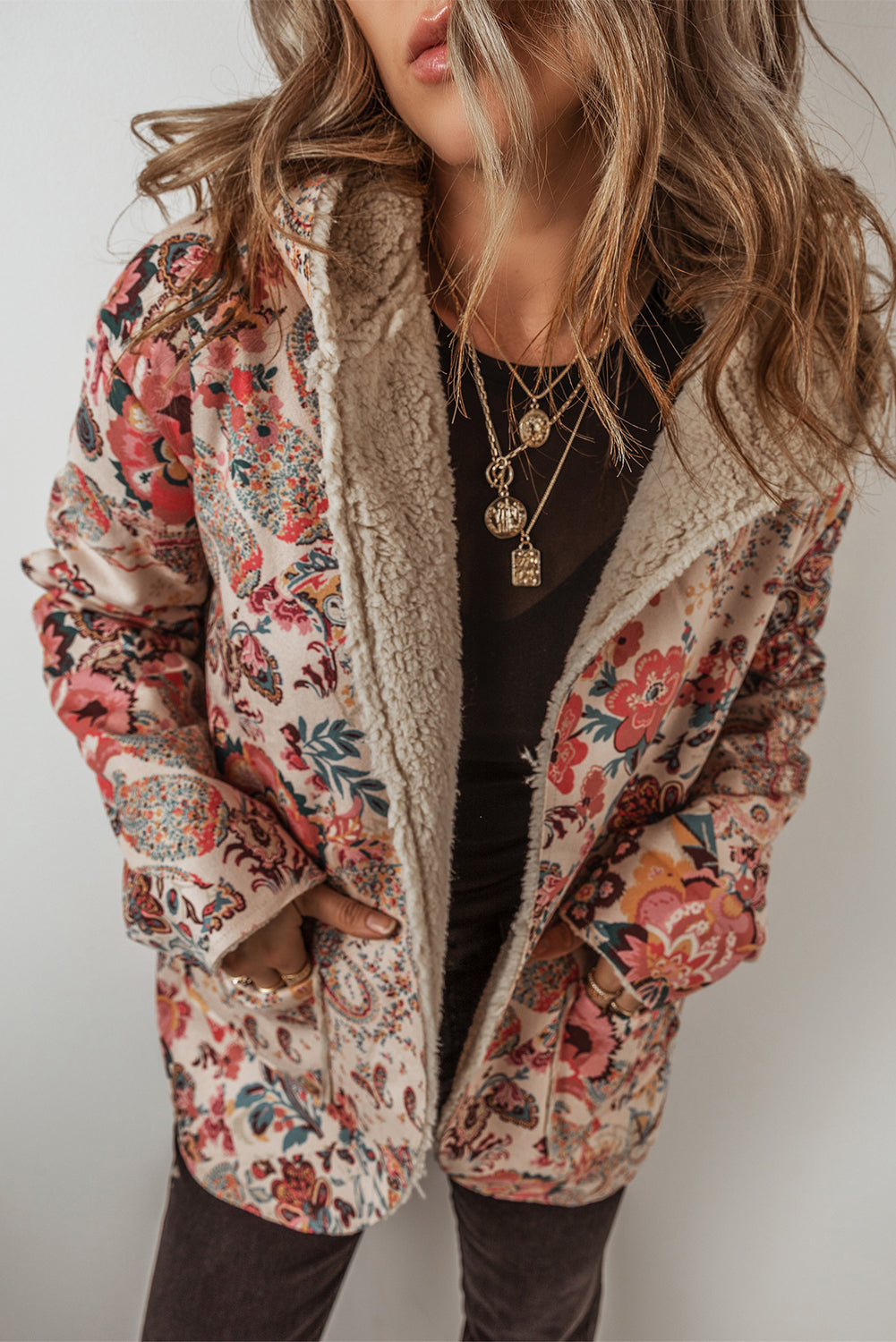 Isabetta | Vrouwen vintage paisley bloemen sherpa gevoerde capuchonjas, zachte en warme bovenkleding