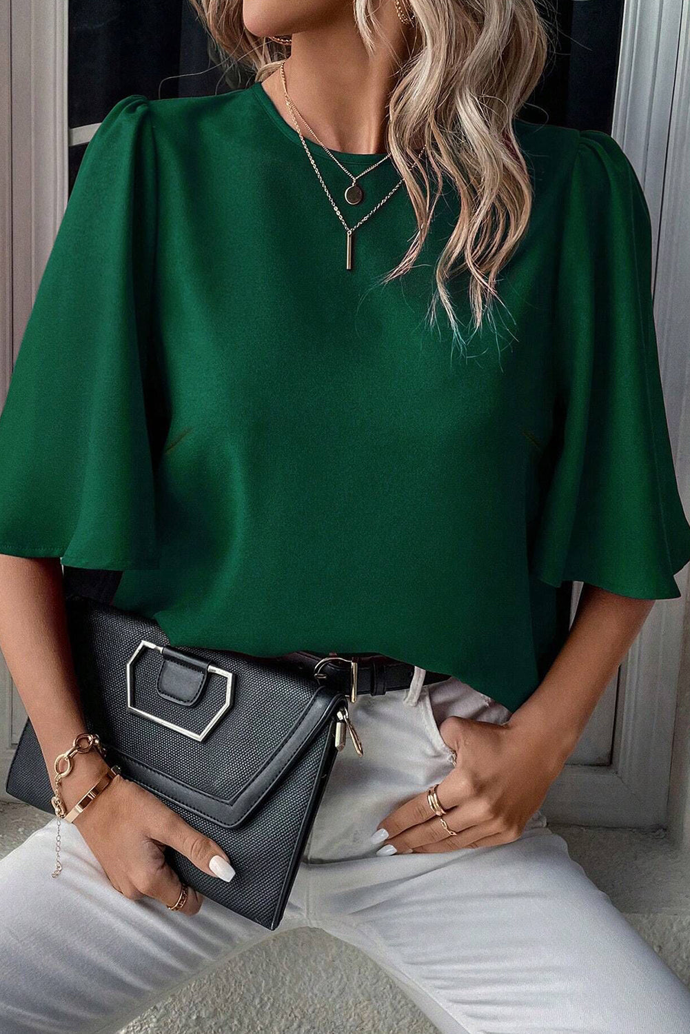 Misty | Elegante satijnen blouse met sleutelgat achter