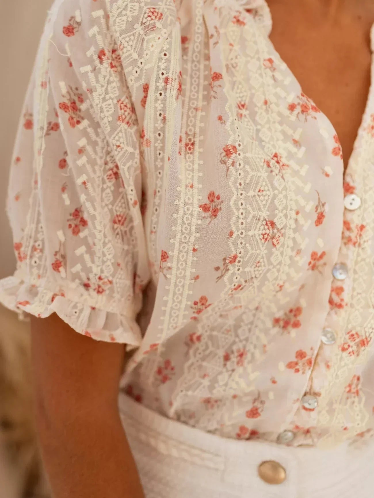 Velinaes | Bloemenblouse voor dames – Elegante zomertop met print – Lichtgewicht casual shirt